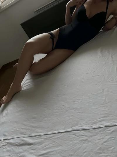 Sexyyy brineta escort advert gallery image 4