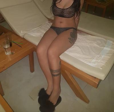 Sexy crnka escort advert gallery image 3